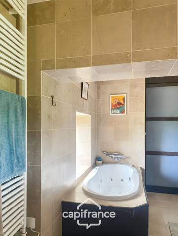 Château à vendre au coeur du bocage bourbonnais sur un parc de 1,5 Ha