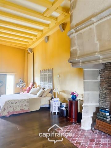 Château à vendre au coeur du bocage bourbonnais sur un parc de 1,5 Ha