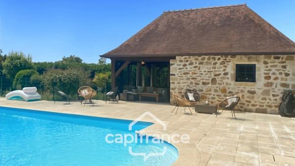 Château à vendre au coeur du bocage bourbonnais sur un parc de 1,5 Ha