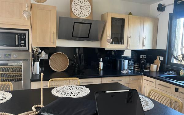 Maison à vendre    5 pièces •  Bessan