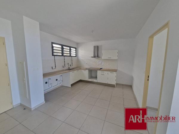 A LOUER APPT T3 ST PIERRE AVEC VUE MER