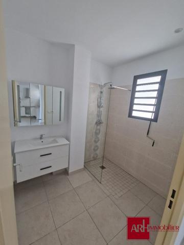 A LOUER APPT T3 ST PIERRE AVEC VUE MER