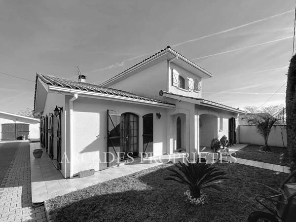ÉLÉGANTE MAISON FAMILIALE AVEC PISCINE AU CŒUR DE BÈGLE