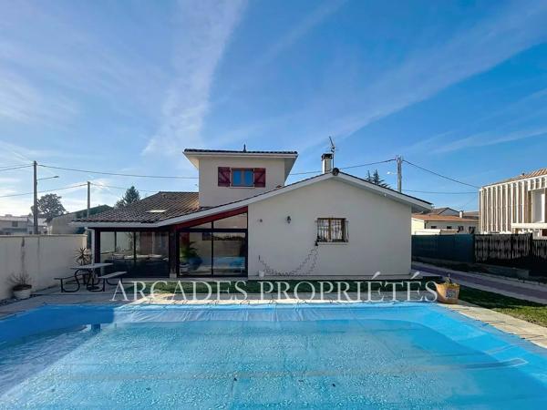 ÉLÉGANTE MAISON FAMILIALE AVEC PISCINE AU CŒUR DE BÈGLE