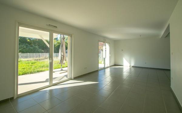 Maison à vendre    5 pièces •  Idron