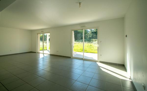 Maison à vendre    5 pièces •  Idron