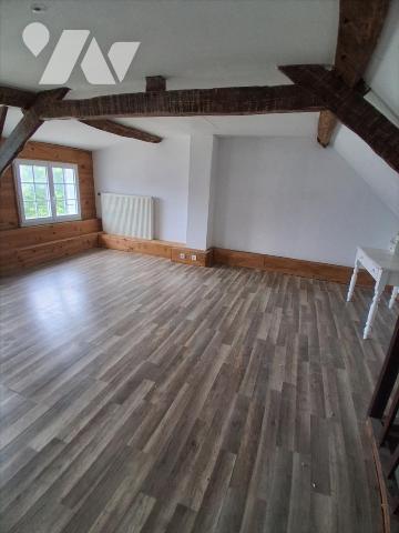 Commune de Fonsomme : longère rénovée - 3 ch et dépendance aménagée en studio - jardin