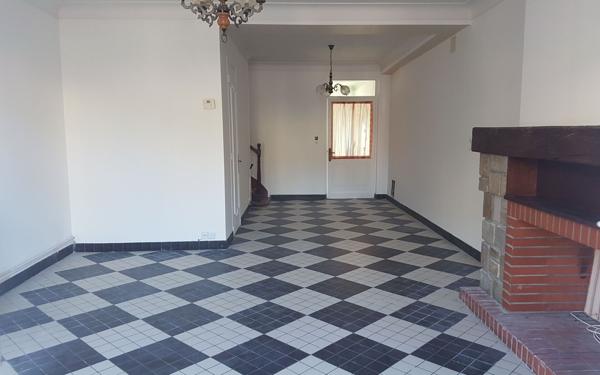 Maison à louer    3 pièces •  Aire-sur-l'Adour