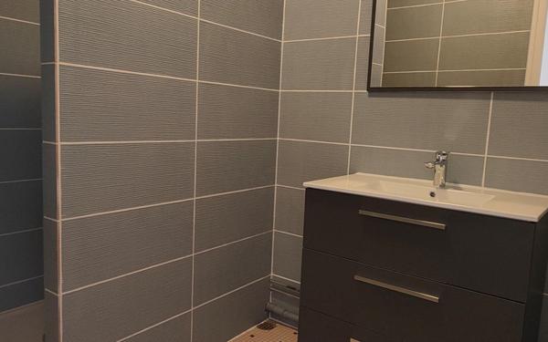 Maison à louer    3 pièces •  Aire-sur-l'Adour