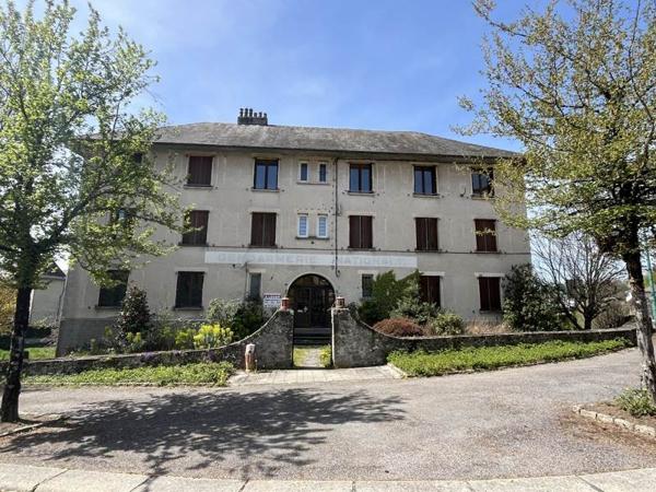 Maison à vendre |  Latronquière |  19 pièces | 456 m²