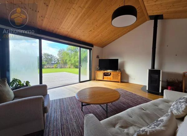 Vente                                                      Maison
                        
                     5 pièces                      165 m2                     à La Garnache