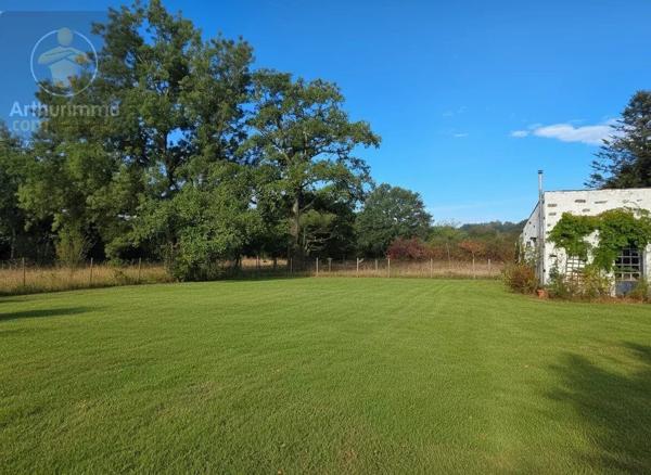 Vente                                                      Maison
                        
                     5 pièces                      165 m2                     à La Garnache