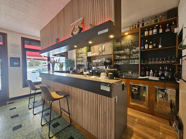 Murs et fonds de commerce. Bar brasserie Fort Mahon Plage 154 m2 . Moins de 2km de la plage.