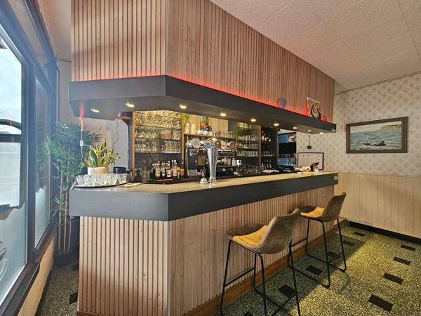 Murs et fonds de commerce. Bar brasserie Fort Mahon Plage 154 m2 . Moins de 2km de la plage.