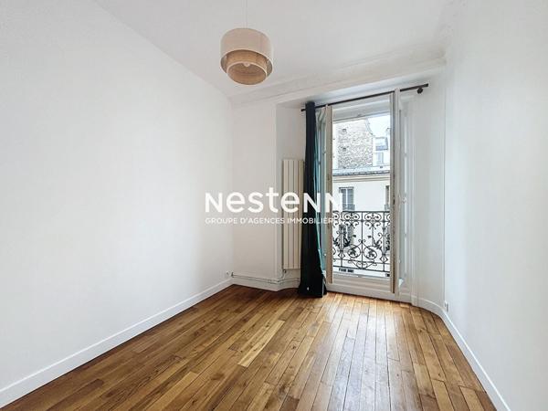 Exclusivité - A vendre - Paris 17 : appartement 3 pièces - 54m² - charme de l'ancien - ascenseur - balconnets - refait à neuf - DPE D - cave
