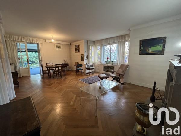 Maison traditionnelle 9 pièces de 170 m² à Deuil-la-Barre (95170)