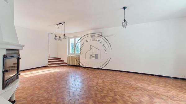 Maubec (84660) MAISON EN PIERRE AU COEUR DU LUBERON