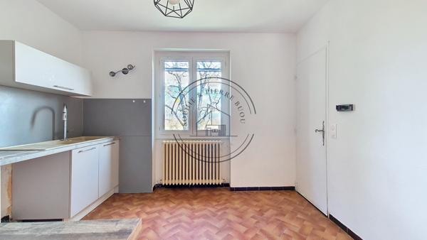 Maubec (84660) MAISON EN PIERRE AU COEUR DU LUBERON