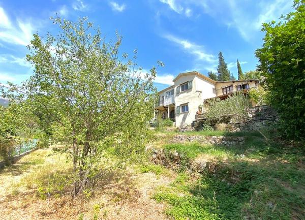 Maison à vendre    5 pièces •  Grasse