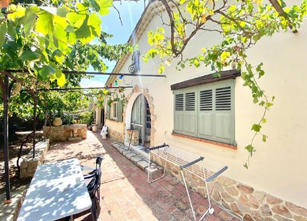 Maison à vendre    5 pièces •  Grasse