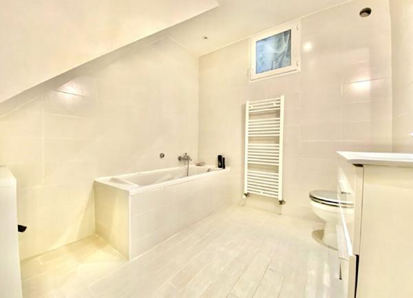 Maison à vendre    5 pièces •  Grasse