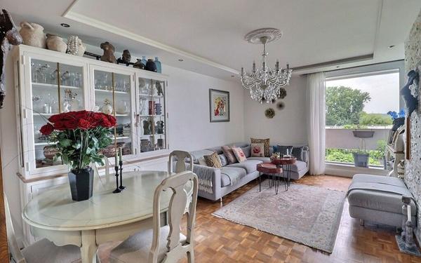 Appartement à vendre    4 pièces • 74,24 m2 Saint-Cyr-l'École