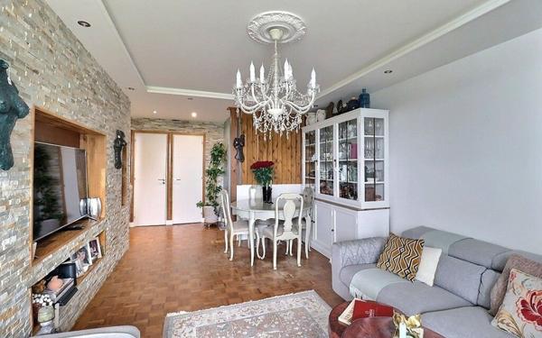 Appartement à vendre    4 pièces • 74,24 m2 Saint-Cyr-l'École