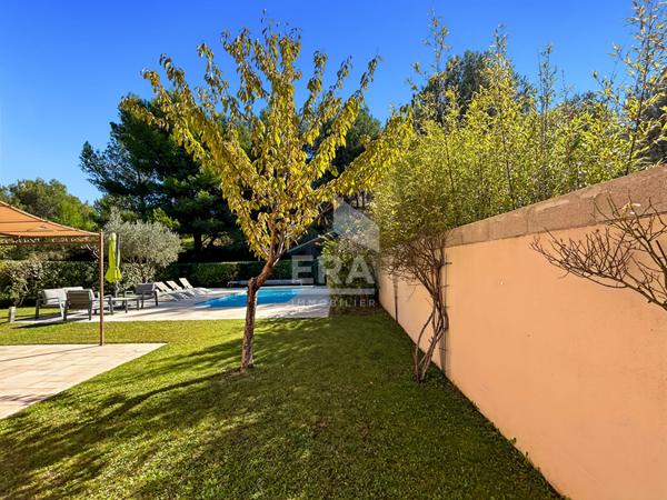 SEPTEMES LES VALLONS - Maison T4 de 87.23 m2 + garage sur une parcelle de 400m2 environ avec piscine