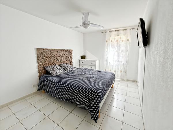 SEPTEMES LES VALLONS - Maison T4 de 87.23 m2 + garage sur une parcelle de 400m2 environ avec piscine