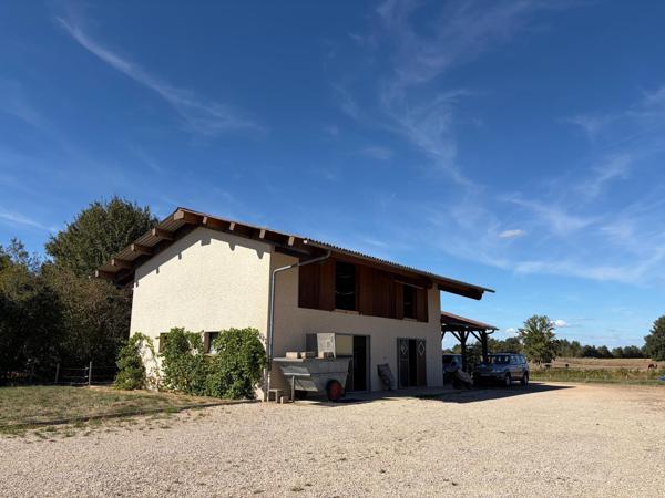 Bel ensemble sur grand terrain attenant