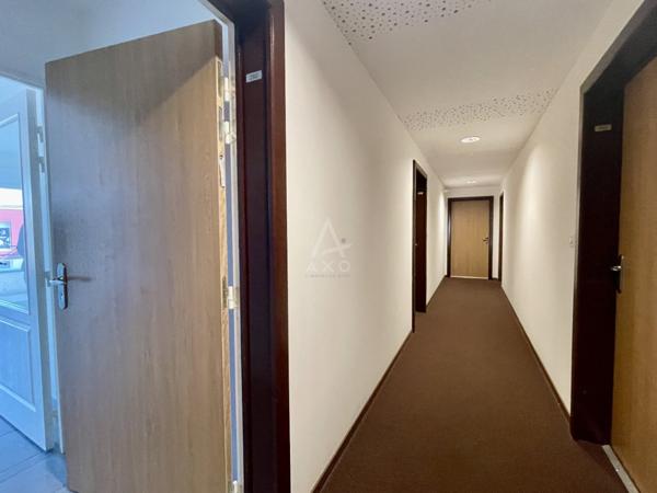 Appartement de T 2 surface de 34 m2 , au 3 eme etage dans immeuble récent avec ascenseur entre le quartier ST SERVAN -LA MADELEINE- SAINT MALO