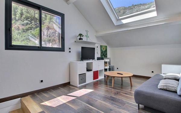 Maison à vendre    6 pièces • 172 m2 Marseille 10