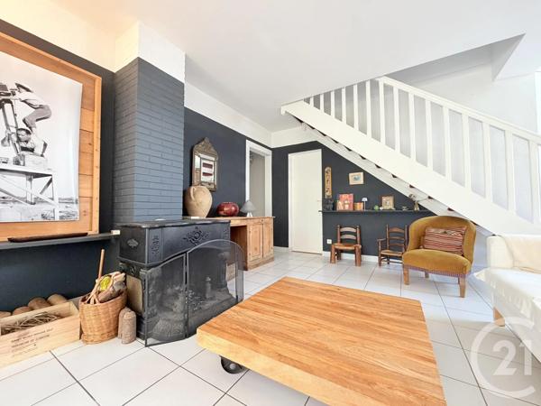 Maison à vendre  7 pièces - 158,25 m 2   JARD SUR MER  - 85