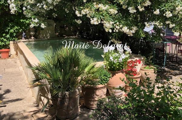 Maison de caractère à vendre à Caromb (84) – Centre-ville – 9 pièces – 260 m² – Jardin paysagé et charme authentique