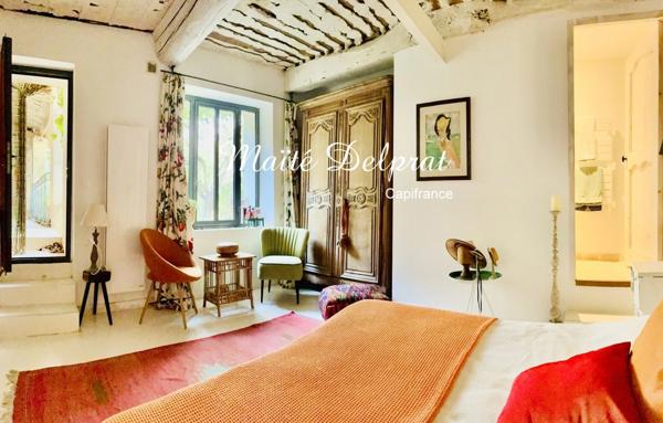 Maison de caractère à vendre à Caromb (84) – Centre-ville – 9 pièces – 260 m² – Jardin paysagé et charme authentique