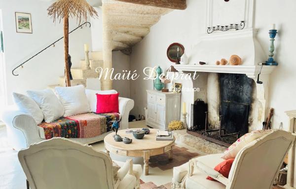 Maison de caractère à vendre à Caromb (84) – Centre-ville – 9 pièces – 260 m² – Jardin paysagé et charme authentique