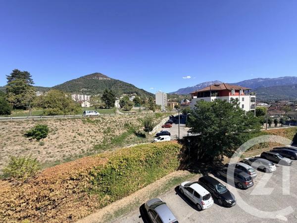 Appartement F4 à vendre  4 pièces - 76,65 m 2   VOIRON  - 38