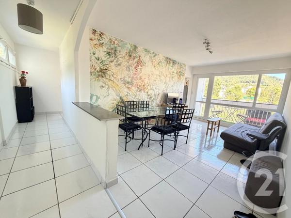 Appartement F4 à vendre  4 pièces - 76,65 m 2   VOIRON  - 38