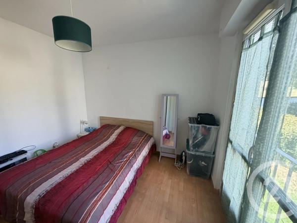 Appartement F4 à vendre  4 pièces - 76,65 m 2   VOIRON  - 38