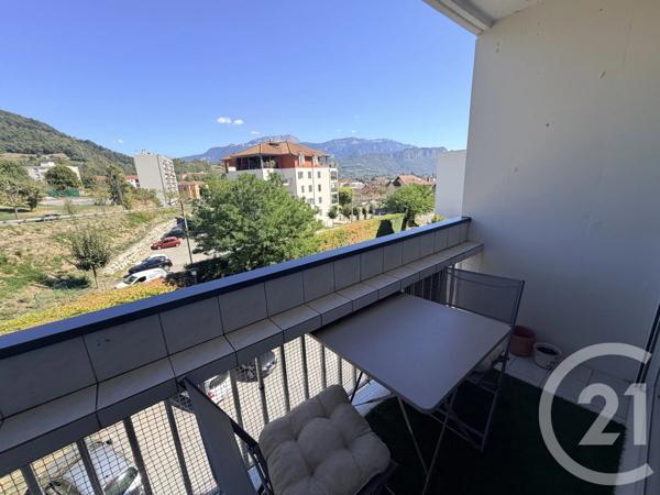 Appartement F4 à vendre  4 pièces - 76,65 m 2   VOIRON  - 38
