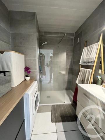 Appartement F4 à vendre  4 pièces - 76,65 m 2   VOIRON  - 38