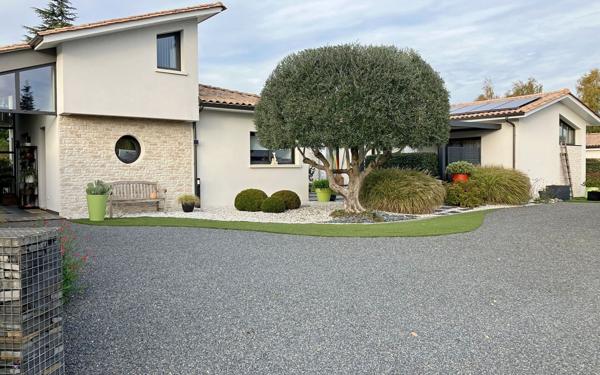 Maison à vendre    7 pièces •  Saint-Yrieix-sur-Charente