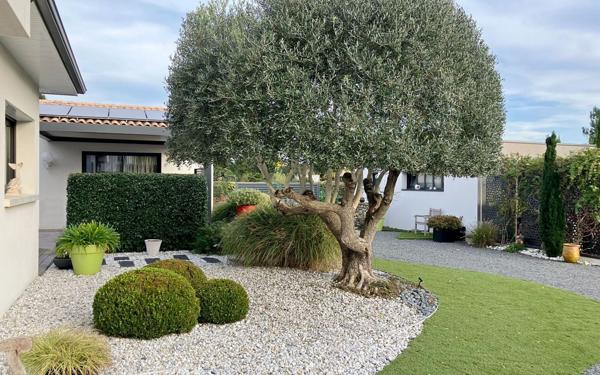 Maison à vendre    7 pièces •  Saint-Yrieix-sur-Charente