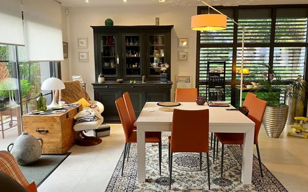 Maison à vendre    7 pièces •  Saint-Yrieix-sur-Charente