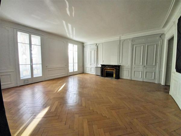 Appartement · Location Lyon (69006) 6 pièces · 273m²