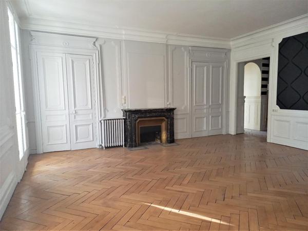 Appartement · Location Lyon (69006) 6 pièces · 273m²