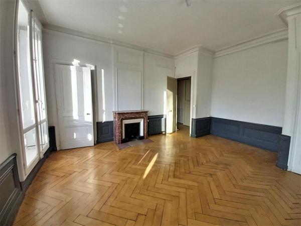 Appartement · Location Lyon (69006) 6 pièces · 273m²