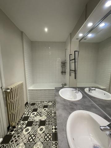 Appartement · Location Lyon (69006) 6 pièces · 273m²