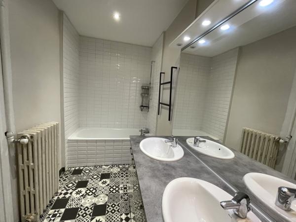 Appartement · Location Lyon (69006) 6 pièces · 273m²