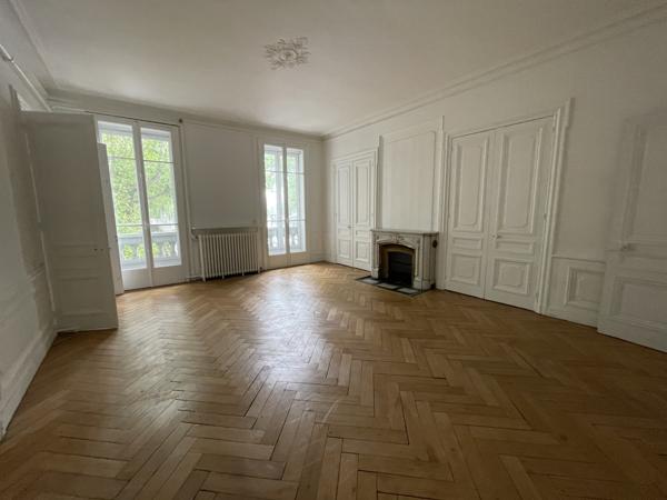 Appartement · Location Lyon (69006) 6 pièces · 273m²